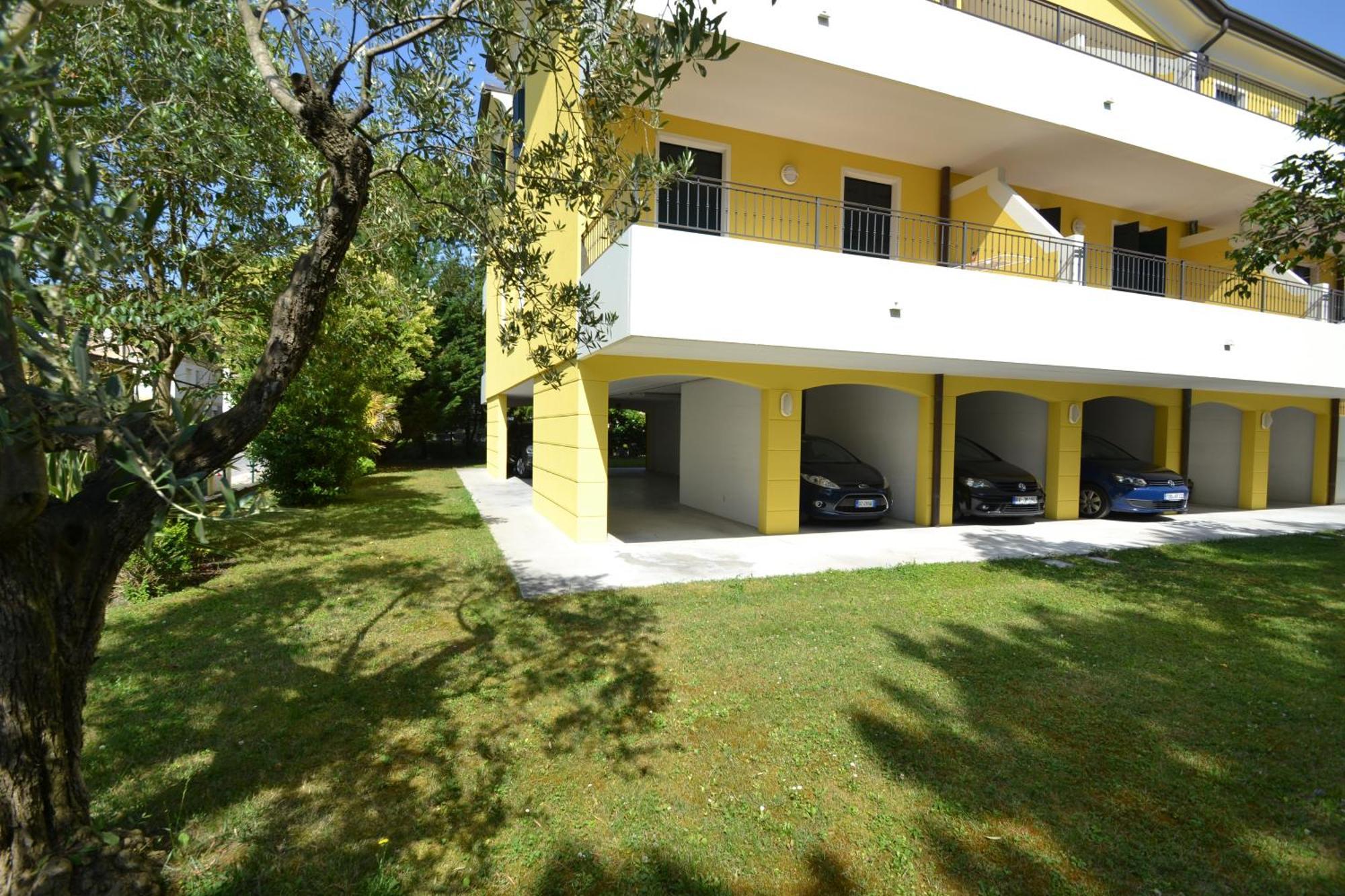 Apartment Poli